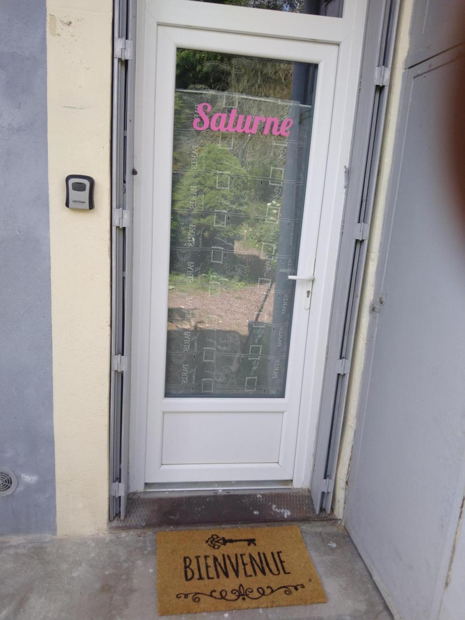 Saturne Apartment Fourchambault Екстериор снимка